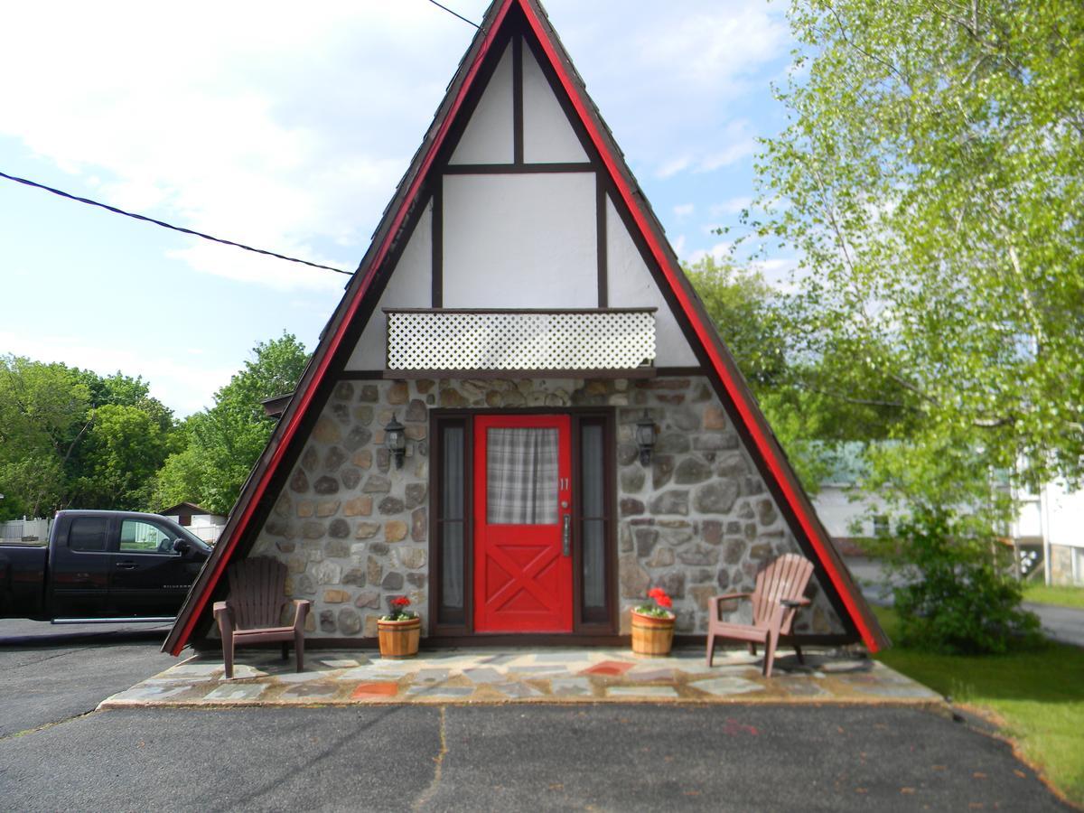 The Stone House Motel & Motor Lodge Ticonderoga Экстерьер фото
